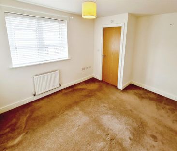 3 Bedroom House to Rent in Blackcurrant Grove, Rushden, Northants, ... - Photo 6