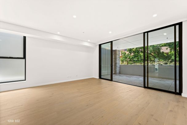 Luxurious Brand-New Boutique Residences - Refined Living in an Exclusive Complex - Photo 1