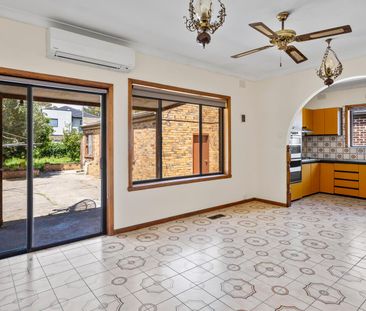 Spacious Family Home in Fawkner - Photo 5