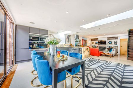 Oxford Walk, Cheltenham, Gloucestershire - Photo 2