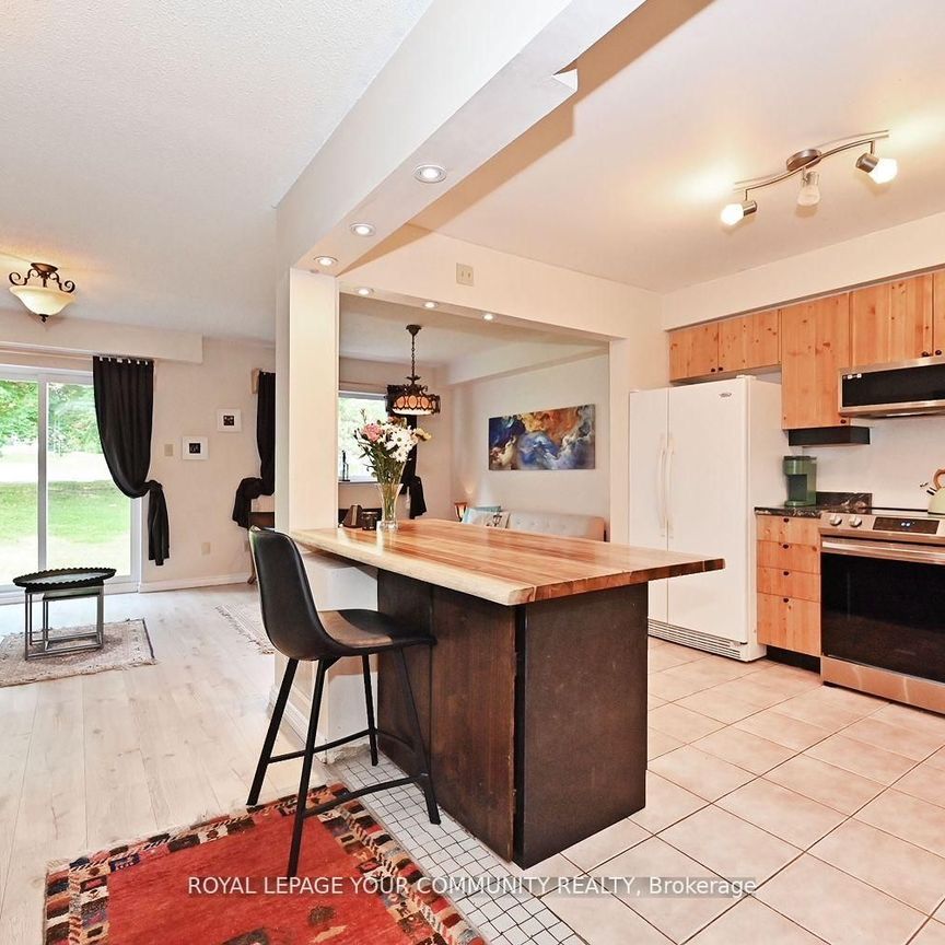 For Lease - 304 Maciver Boulevard, Newmarket, Ontario - Photo 1