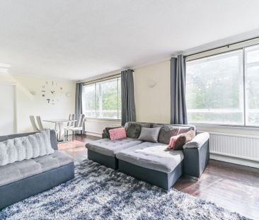2 bedroom flat to rent - Photo 2