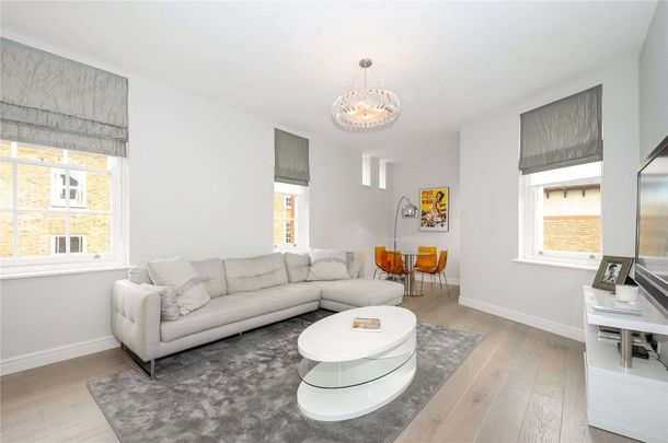 Modern one double bedroom first floor apartment situated in the heart of Windsor town centre. - Photo 1