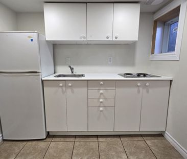For Lease - 3661 Lakeshore Boulevard Unit# Lower #3, Toronto, Ontario - Photo 6
