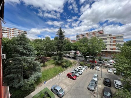 Calle de Santiago de Compostela, Madrid, Community of Madrid 28035 - Photo 2