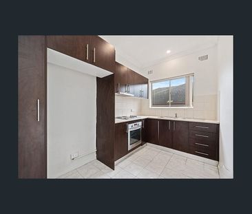 2 bedroom unit in the heart of Lakemba - Photo 2