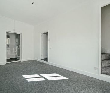 Meadrow, Godalming - 2 bedrooms Property for lettings - Seymours - Photo 4