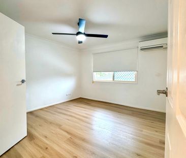 Spacious 6 Bedroom Family Home in Sought-After Robina Location - Photo 4