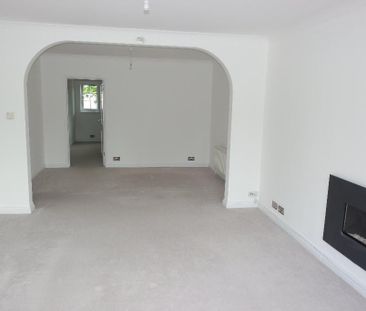 3 bedroom apartment to rent - Photo 2