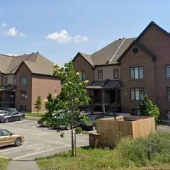 1 room apartment of 111m² in Gatineau - Photo 2