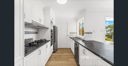 STUNNING FAMILY HOME IN FLINDERS - Photo 4