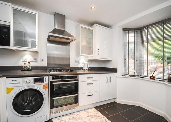 4 bedroom semi-detached house to rent - Photo 1