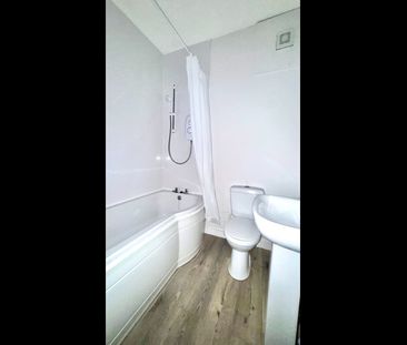 1 Bed Flat, Newlands Road, G44 - Photo 5