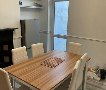 2 Bed Terraced House, Winsdon Road, LU1 - Photo 5