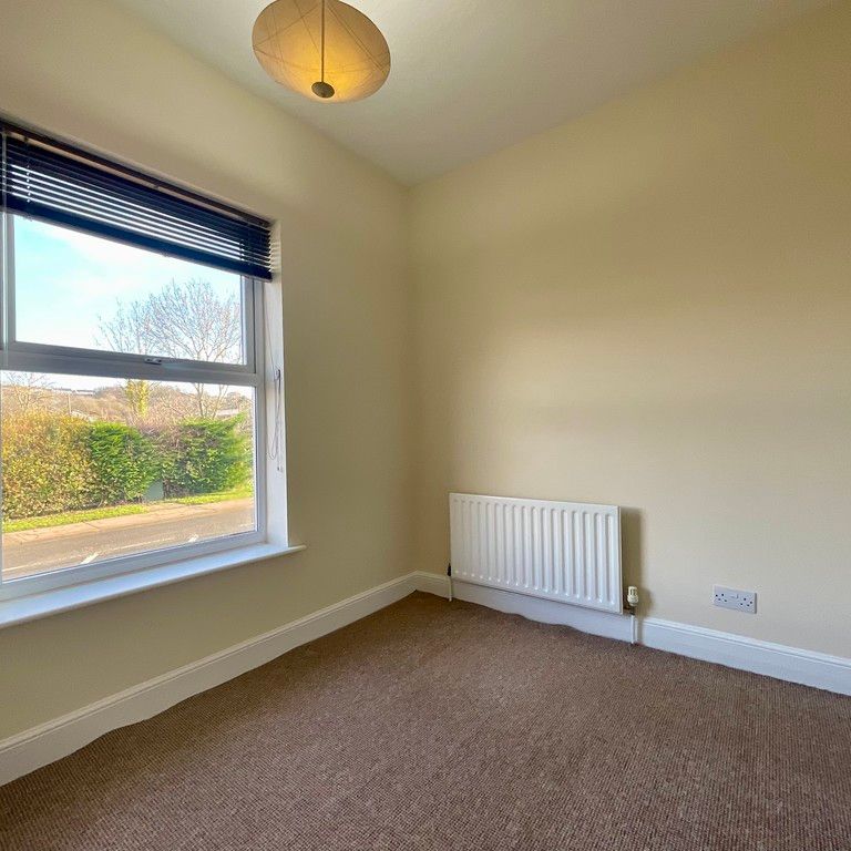 3 bedroom Mid Terraced House to let - Photo 1