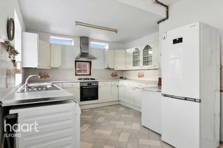 3 bedroom terraced house to rent - Photo 3