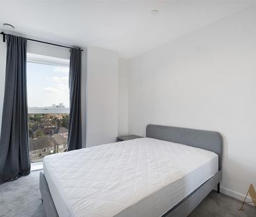 East Acton Lane, Acton - Photo 2