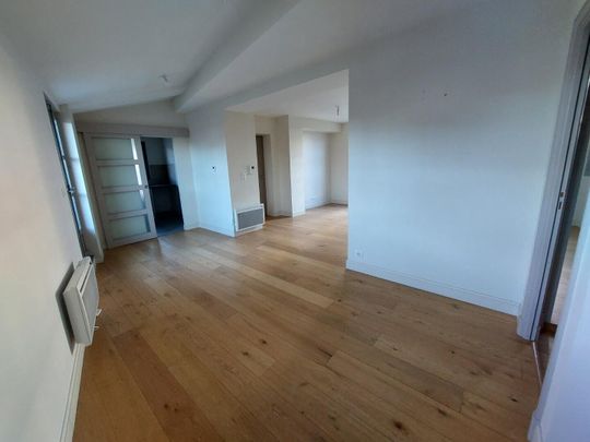 location Appartement T3 DE 61.67m² À NIMES - Photo 1