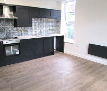 228 Halifax Road, Huddersfield - Photo 3