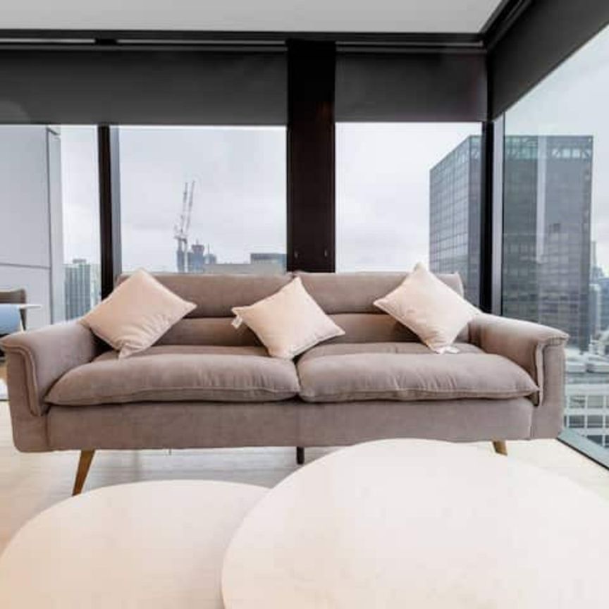 Luxurious 2-Bedroom Apartment in Melbourne CBD with Stunning City Views - Photo 1