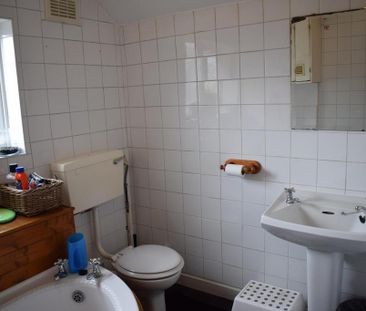 2 bedroom terraced house to rent - Photo 3