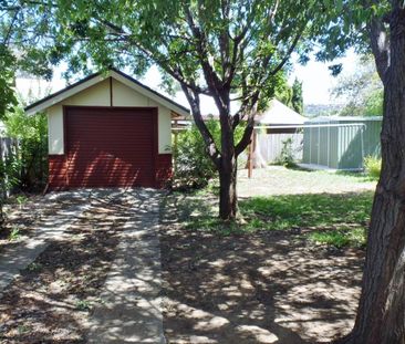 BEAUTIFUL FEDERATION BUNGALOW IN EAST TAMWORTH - Photo 5