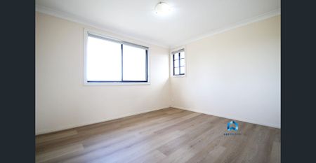 MODERN 4 BEDROOM HOUSE - Photo 2