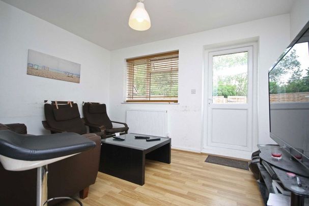 Victoria Road, Kingston Upon Thames, KT1 - Photo 1