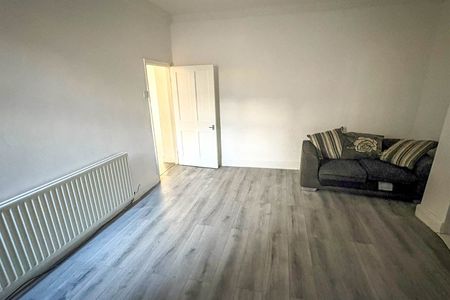 2 bed flat to rent in Stanhope Road, South Shields, NE33 - Photo 2