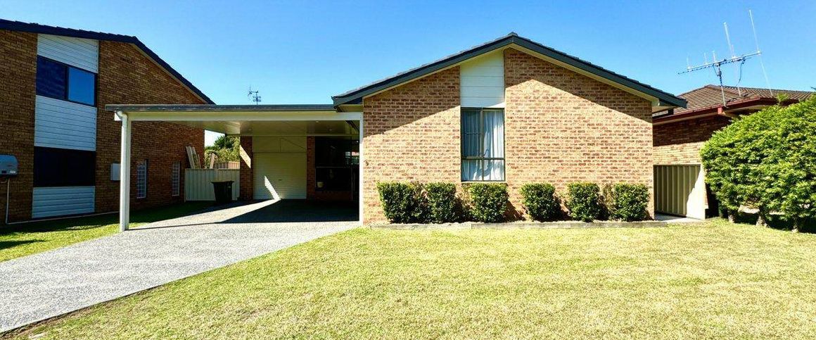 FAMILY HOME NEAR RACECOURSE - Photo 1