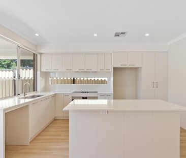 Brand New Executive Home in a Prime Location - Photo 5