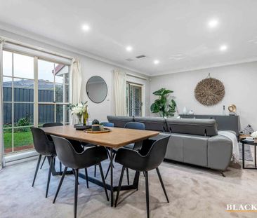 Charming Five Bedroom Family Home - Photo 3