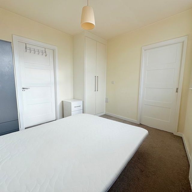 Apartment to rent - Lewisham High Street, SE13 - Photo 1