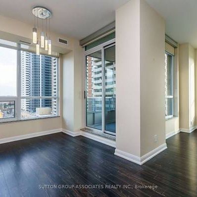 Beautiful Two Bedroom Unit With Parking Wellesley & Sherbourne - Photo 3