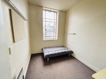 CITY CENTRE 3 BEDROOMS - Photo 5