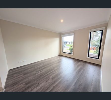 70 Streamside Drive, Craigieburn, Vic 3064 - Photo 1
