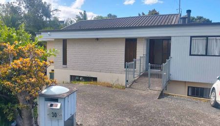 Large Home and Granny - 4 Bdrm 3 Bathroom - Photo 5