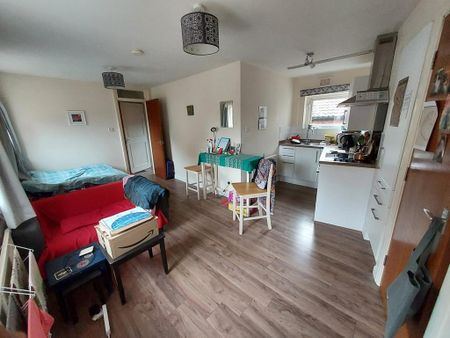1 bedroom property to rent - Photo 4