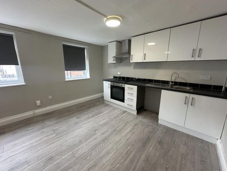 1 bedroom flat to rent - Photo 2