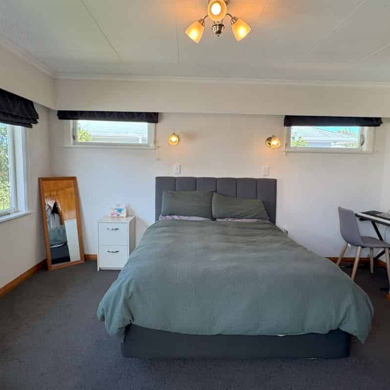 Spacious and Versatile Three-Bedroom Home for Rent – A Must-See! - Photo 1