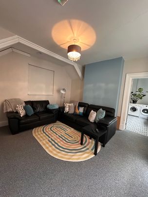 5 bedroom house - Photo 1