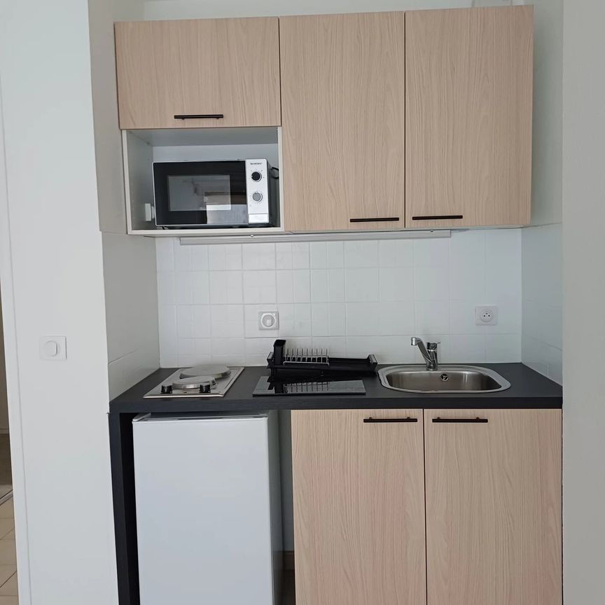 Location Appartement 1 pièce 25m² CANNES 06400 - Photo 1