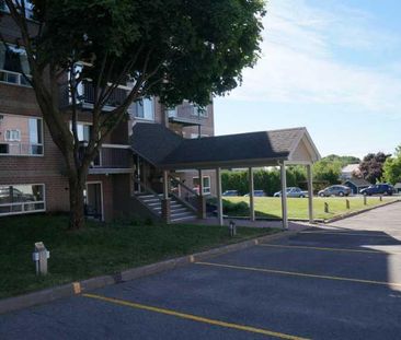 4 1/2 À Louer - Photo 2