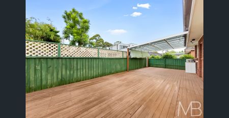 PEACEFUL FAMILY RETREAT IN A PRIME DENISTONE EAST SETTING - Photo 3