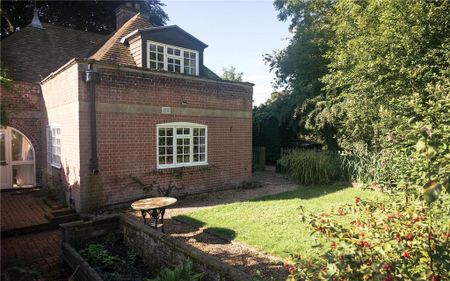 3 bedroom detached house to rent - Photo 3
