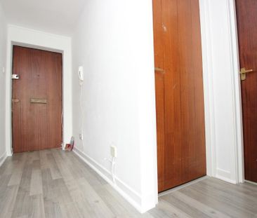 2 bedroom ground floor flat to rent - Photo 2