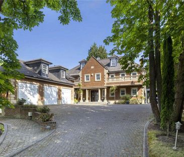 A wonderful family home situated on the prestigious Wentworth Estat... - Photo 1