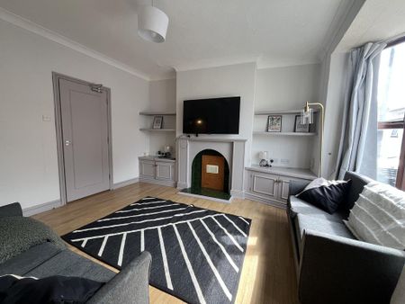 4 bedroom terraced house to rent - Photo 2