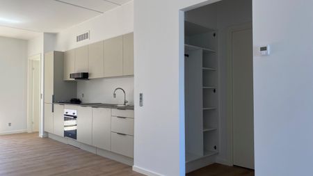 <b>Solnedgang og stilrent design – rummelig 3-værelses på toppen</b> - Photo 4