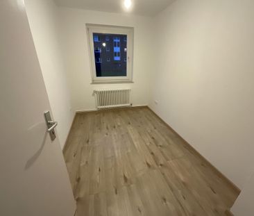 Renovierte 4-ZKB-Erdgeschosswohnung in der Peterstraße zu vermieten! - Foto 1